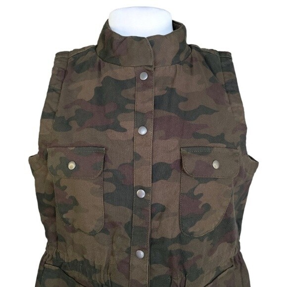 Old Ranch | NWT Women's Camo Denim Barnwell Vest - Size M - Picture 4 of 9